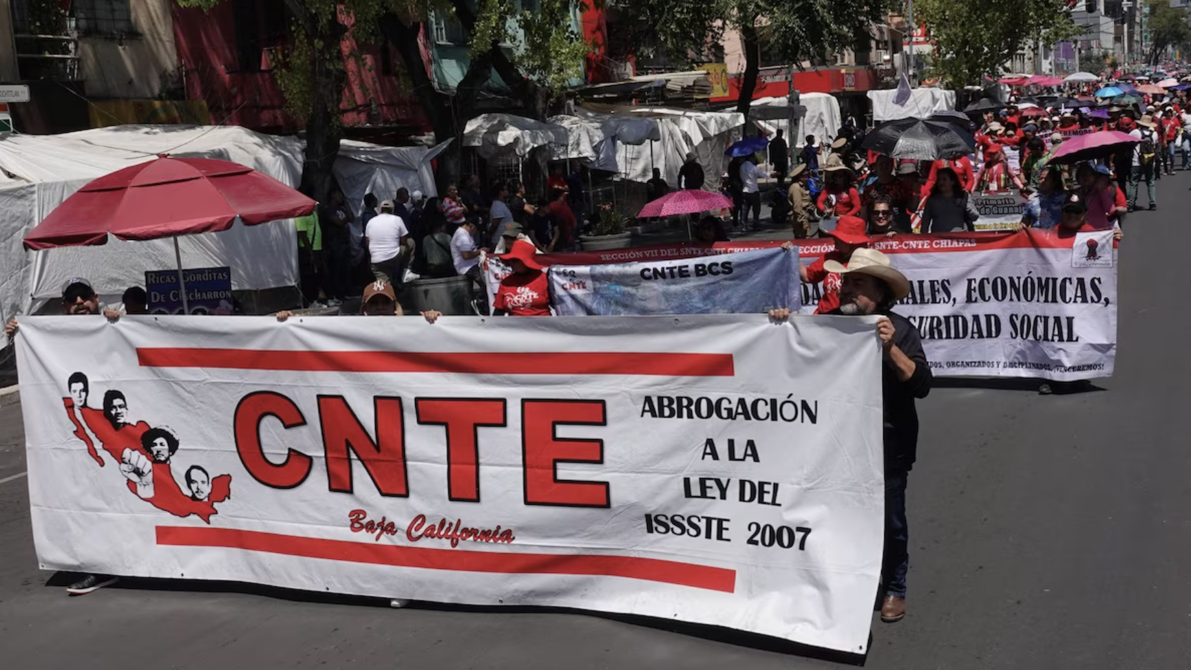 CNTE anuncia huelga nacional y plantón en CDMX